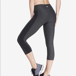 NWOT Express Core Crop Leggings Sz XS Perfect